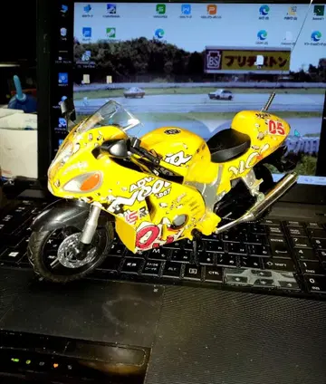 무선 조종 바이크 오래되었지만 미주행 인테리어용으로 추천