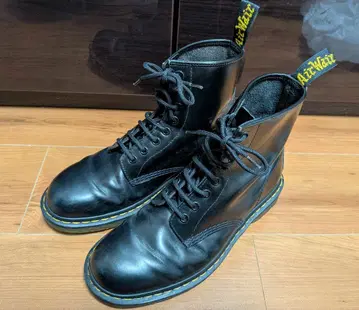 닥터마틴 8홀 UK7