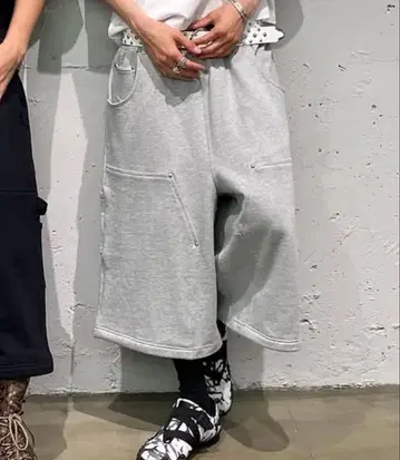 future archive 맨투맨 하프 팬츠