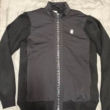 Russell Uno 블랙 집업 자켓