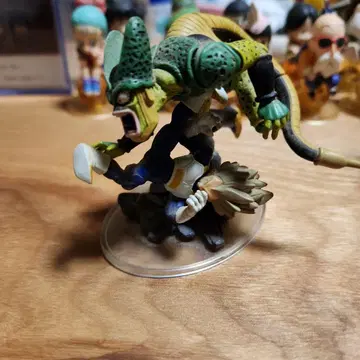 드래곤볼 셀 베지터 피규어