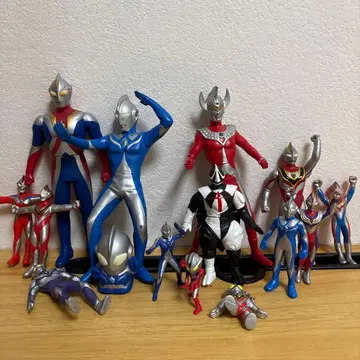 울트라맨 피규어 소프트 비닐 묶음 판매 (티가 코스모스 메비우스 외)