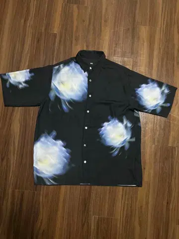 HARE 꽃무늬 반팔 셔츠