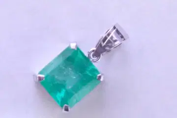 에메랄드 1.82ct 펜던트 탑