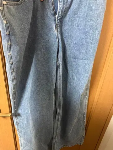 라이트 블루 데님 팬츠 버튼 포함 AFB