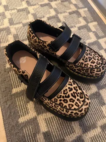 닥터마틴 표범 무늬 멜리 제인