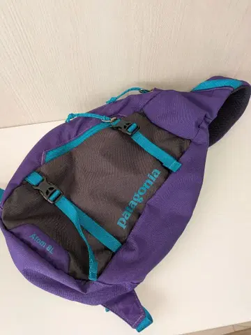 파타고니아 아톰 슬링 8L 퍼플 블랙 그린