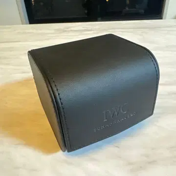 IWC 시계 케이스