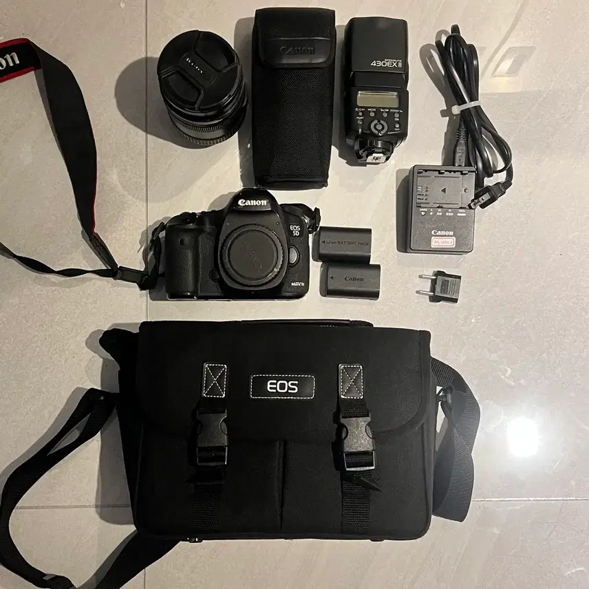 캐논 5D mark3 오막삼 + 캐논 구계륵 24-70 + 스피드 라이트