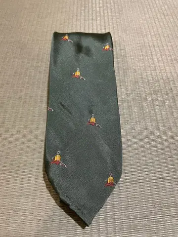 TOMORROWLAND 다크 그린 넥타이 캐릭터 패턴