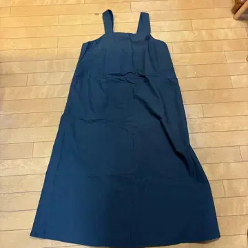 내추럴 런드리 오버롤 스커트입니다