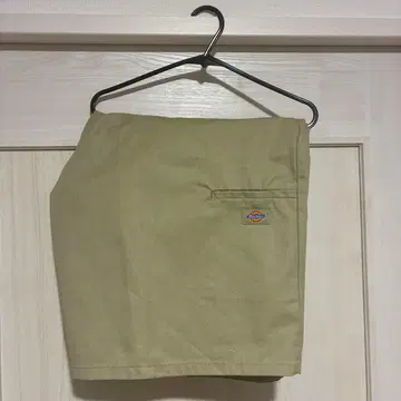 Dickies 카키색 워크 팬츠 사이드 포켓 포함