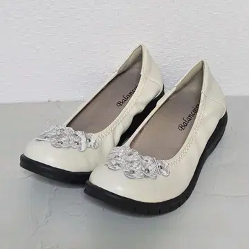 블랑코와르 펌프스 양가죽 초경량 꽃 24cm