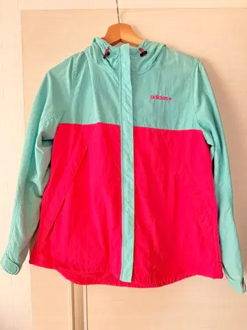 새상품급 adidas 마운틴 파카