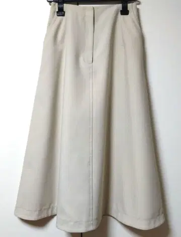 유나이티드 ARROWS 크림색 플레어 스커트 포켓 부착