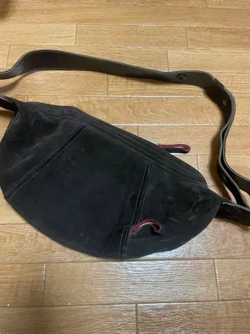 Bally 스웨이드 숄더백