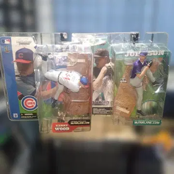 맥팔렌 랜디 존슨 켈리 우드