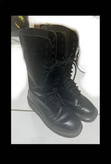 닥터마틴 14홀 블랙 부츠 UK4