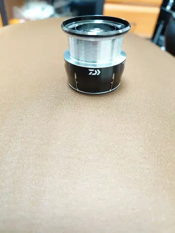 미사용 새상품급 루비아스 LT2500S 스풀