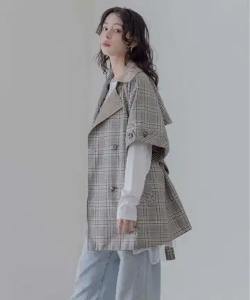 새상품 이번 시즌 에이미 로우 코트 하프 슬리브 미들 기장 트렌치코트