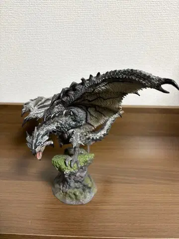 리오레우스 희귀종 CFB 크리에이터즈 모델 몬스터 헌터