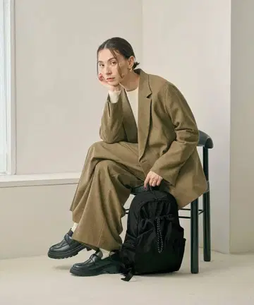 BEAUTY&YOUTH / 드로스트 포켓 백팩 블랙