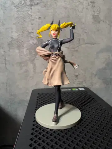 괴수 8호 시노미야 키코루 피규어