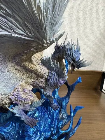 이베르카나 CFB 크리에이터즈 모델 몬스터 헌터