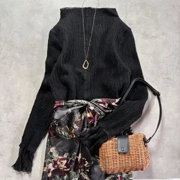 [ 새상품급 ] MajoMajo 마죠마죠 하이넥 풀오버 시어 블랙