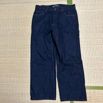 JW ANDERSON 짙은 블루 스트레이트 데님 청바지 UNIQLO