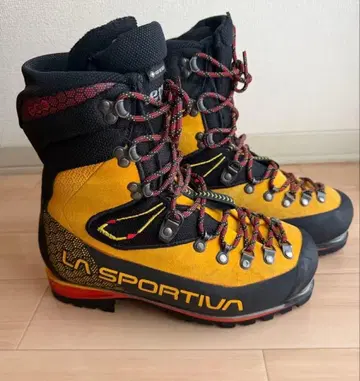 선착순 컨디션 최상 스포르티바 네팔 큐브 사이즈 40