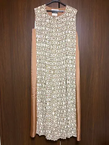 MUVEIL 슬리브리스 플리츠 원피스