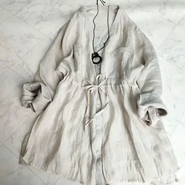 시어 페플럼 블라우스 베이지 아름다운 실루엣 2way 겉옷 시너리