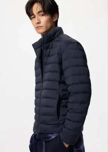 유니클로 울트라 라이트 다운 자켓 블루종 NANODESIGN M