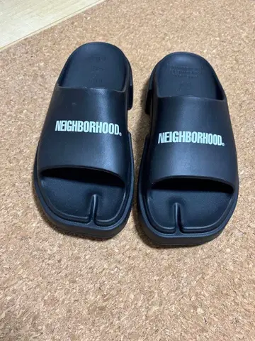 NEIGHBORHOOD x PAES . Slide 'Black
