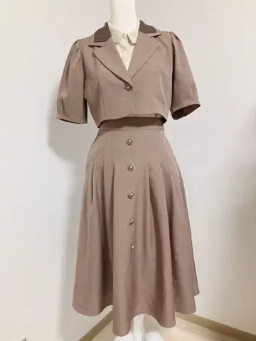 단추 사용 퍼프 슬리브 자켓 셋업/F i.n.t