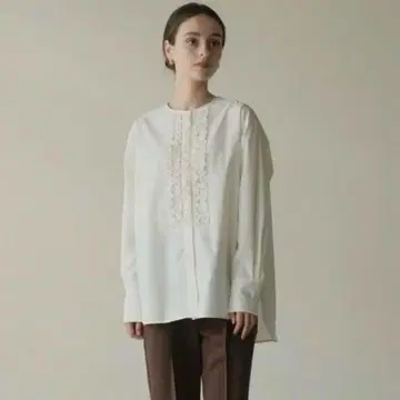 OHGA WHIPRU BLOUSE 프릴 블라우스 화이트