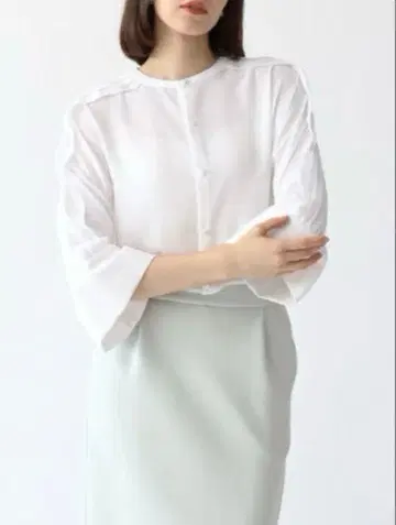 택 포함 새상품 17000엔 Aga 2way 플리츠 숄더 블라우스