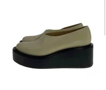 CLANE 크림 컬러 통굽 슈즈 사이즈 37