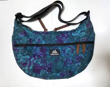 GREGORY 새첼 M 레어 블루 태피스트리