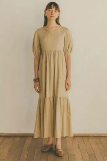 CLANE 슬란트 드롭 퍼프 원피스