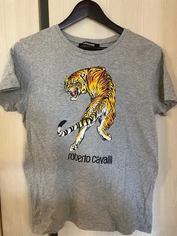 로베르토 카발리 호랑이 프린트 티셔츠 그레이