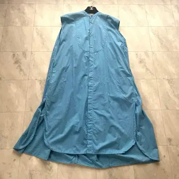 베리떼꾸르 맥시 길이 백 개더 셔츠 원피스 밴드 카라 블루