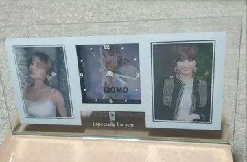 TWICE MOMO 탁상 시계 모모