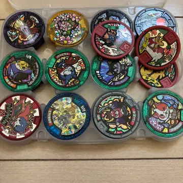 요괴워치 요괴 메달 36개 세트 케이스 포함 새상품급