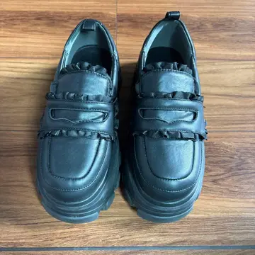 merry jenny/패디드 프릴 로퍼/M 사이즈