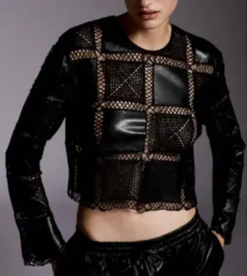 새상품급 ZARA 자라 크로쉐 인조 가죽 크롭 상의