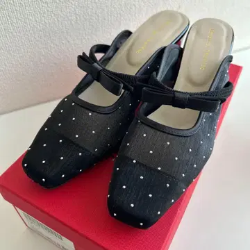 ORIENTAL TRADING 블랙 하이힐 비쥬 장식