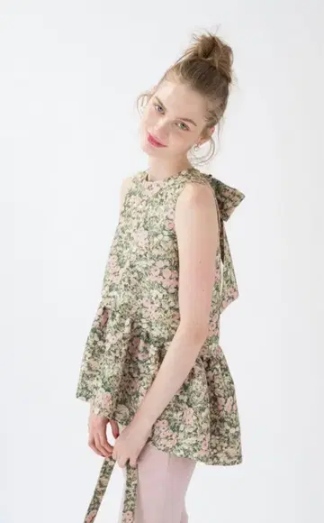 [ 트루 바이 마리코 오이카와 ] matine 베이지 플라워