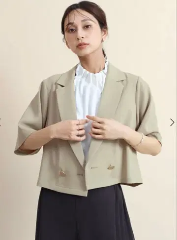 야마다야 페넬 크롭 기장 하프 슬리브 자켓 샌드 베이지